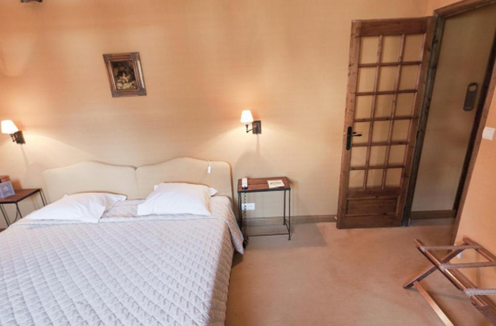 La Ferme Des Vallees Otel Les Essarts-le-Roi Oda fotoğraf